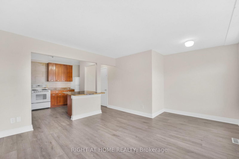 1698A Eglinton Avenue W