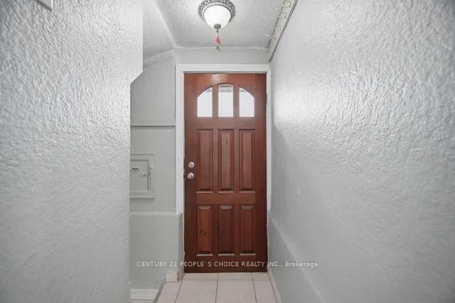 -Lower - 249 Burnhamthorpe Road
