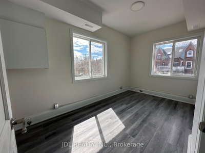 Semi-Detached House for lease at 5-5 Sorauren Avenue, Toronto, Ontario, M6R 2C6 - Roncesvalles - MLS: W13554240