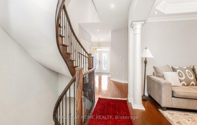 2419 Wasaga Drive • Oakville, ON photo 4