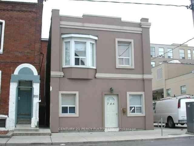 Bsmt - 746 Lansdowne Avenue
