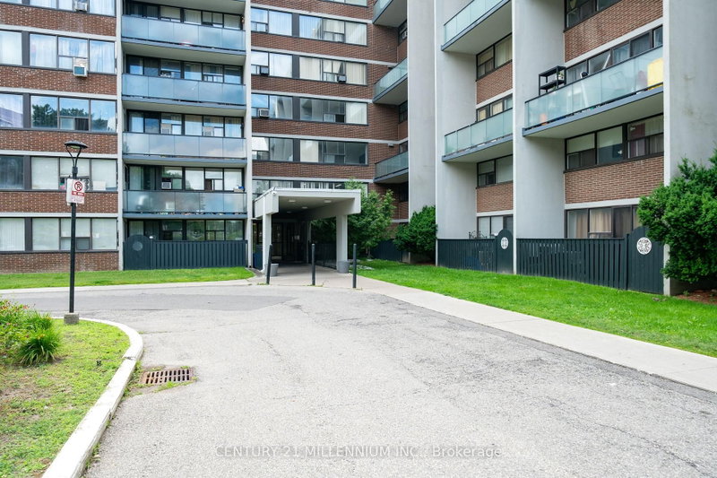 301 - 2121 Roche Court