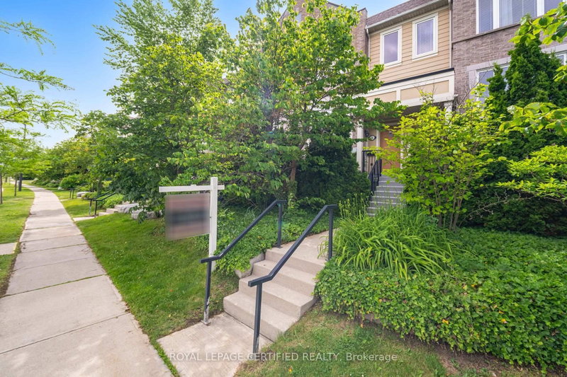 4861 Half Moon Grve #16, Mississauga, Ontario