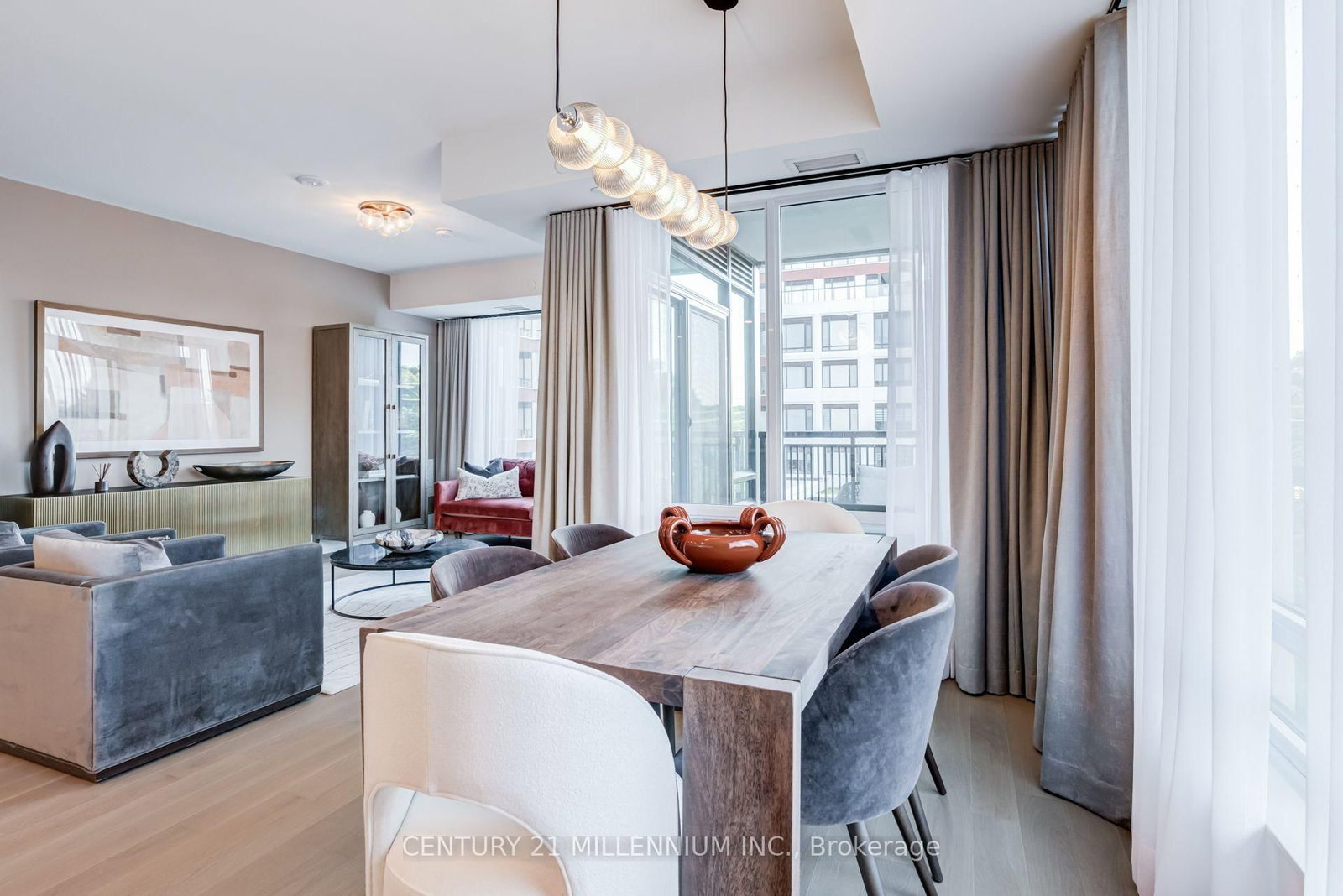 259 The Kingsway • #305 • Toronto, ON photo 9