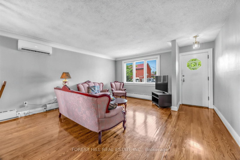 101 Holwood Avenue