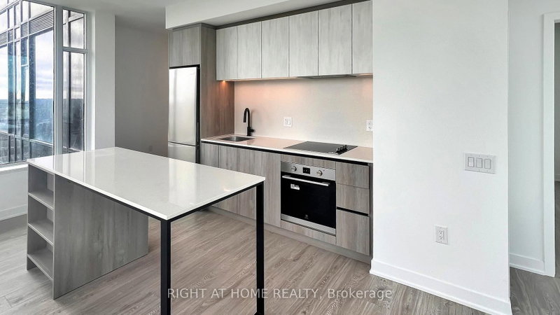809 - 2495 Eglinton Avenue W