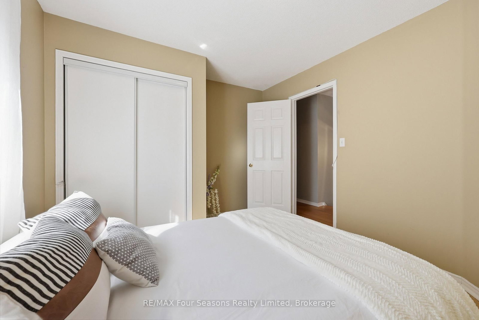 32 Faithknight Court • Brampton, ON photo 24