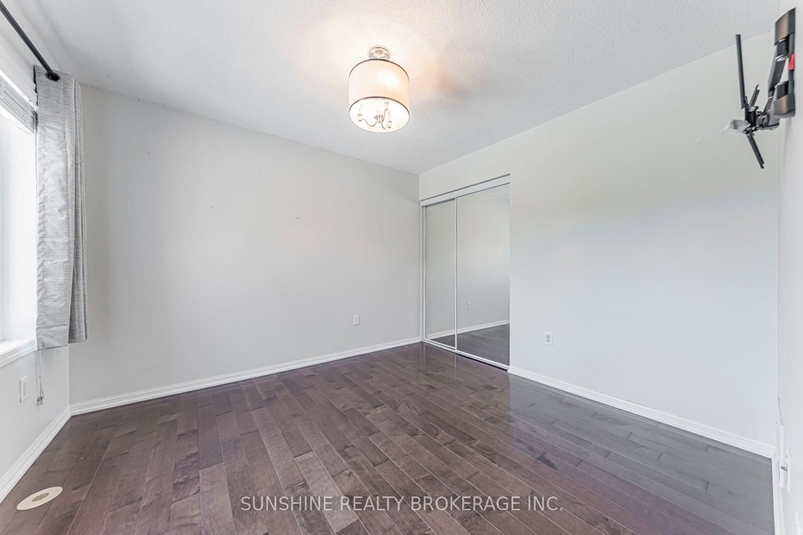 360 Prosser Circle • Milton, ON photo 12