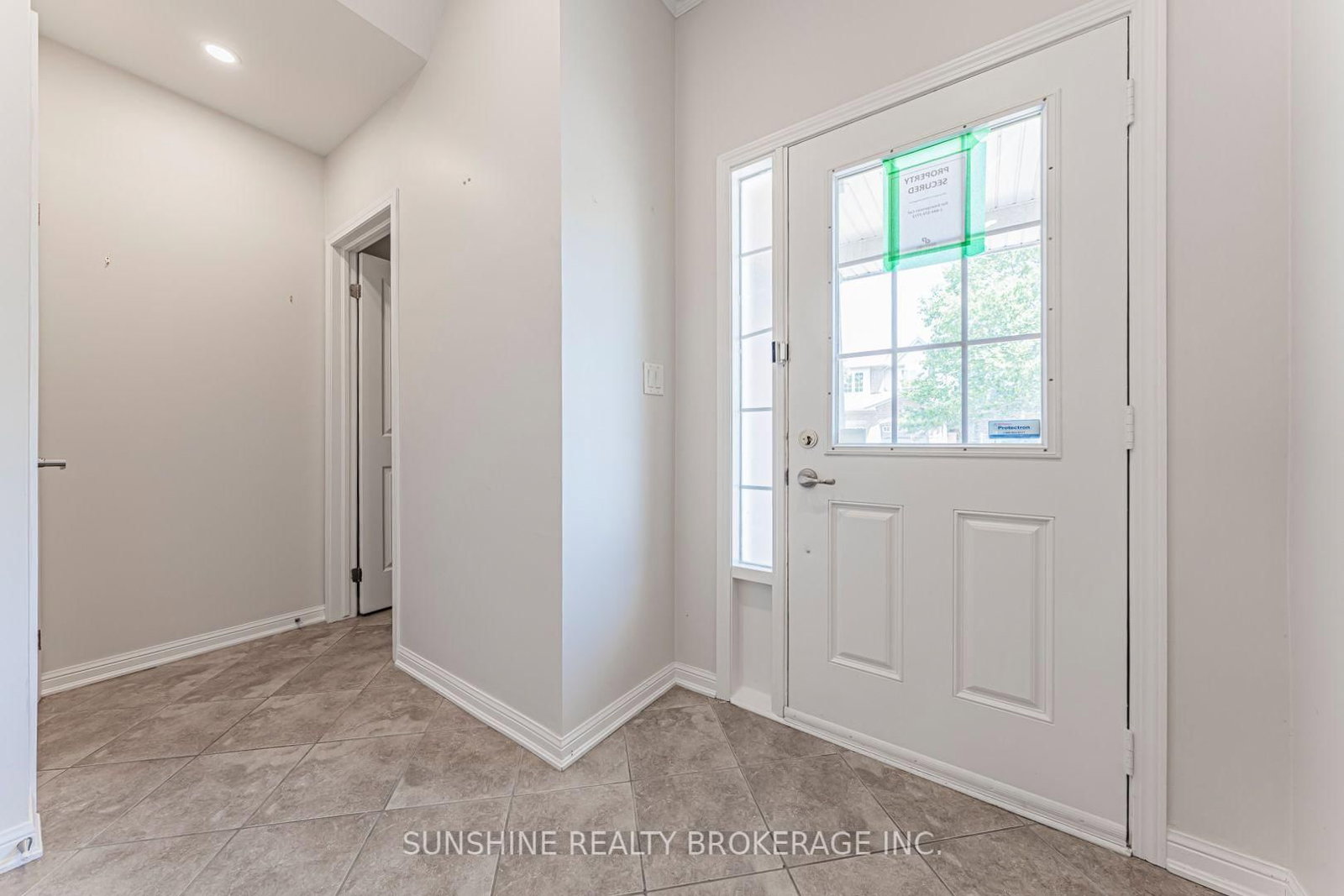 360 Prosser Circle • Milton, ON photo 3
