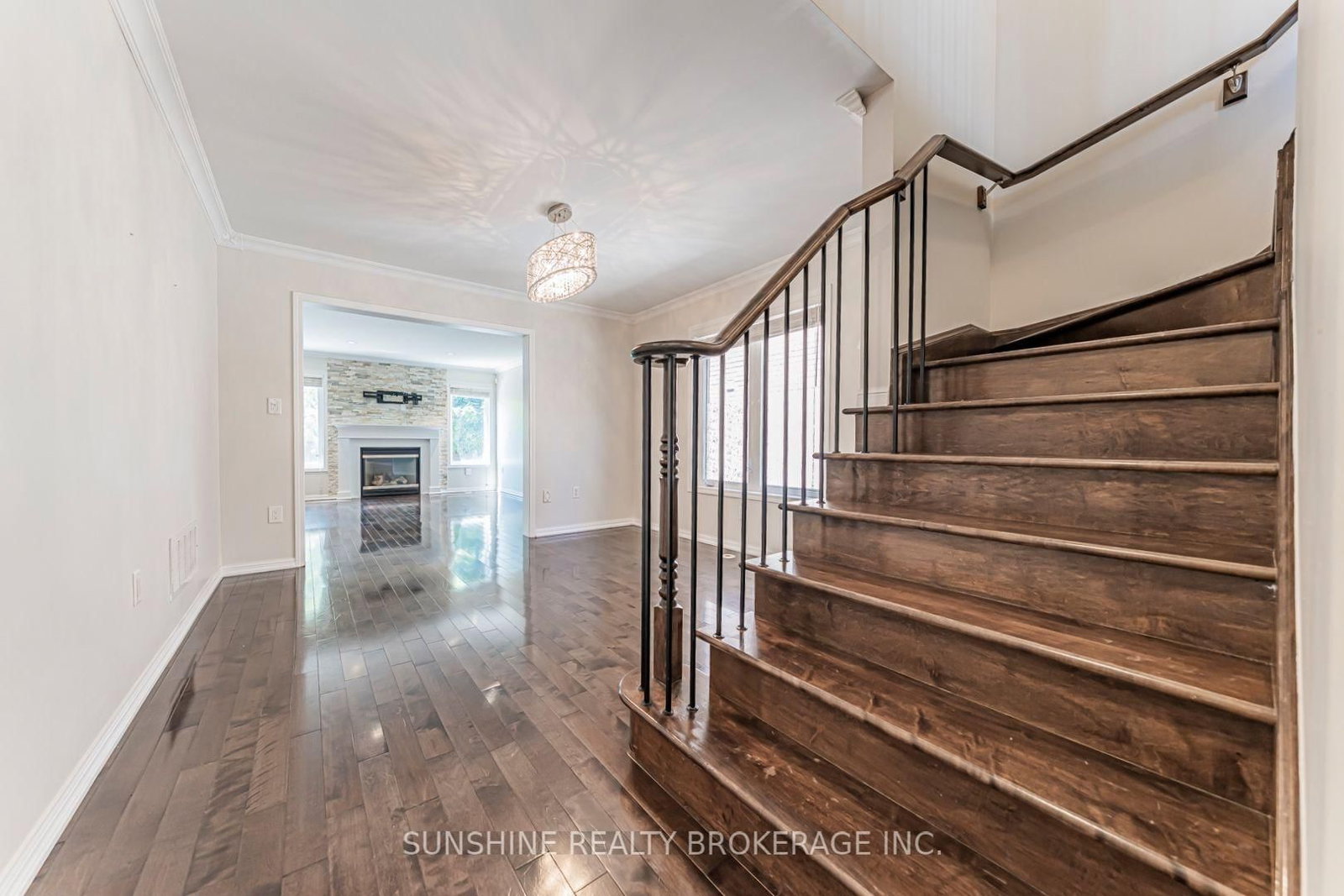 360 Prosser Circle • Milton, ON photo 4