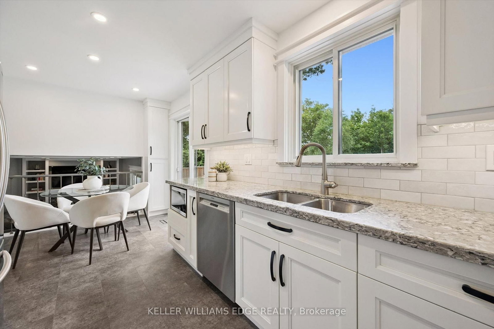 495 Tipperton Crescent • Oakville, ON photo 17