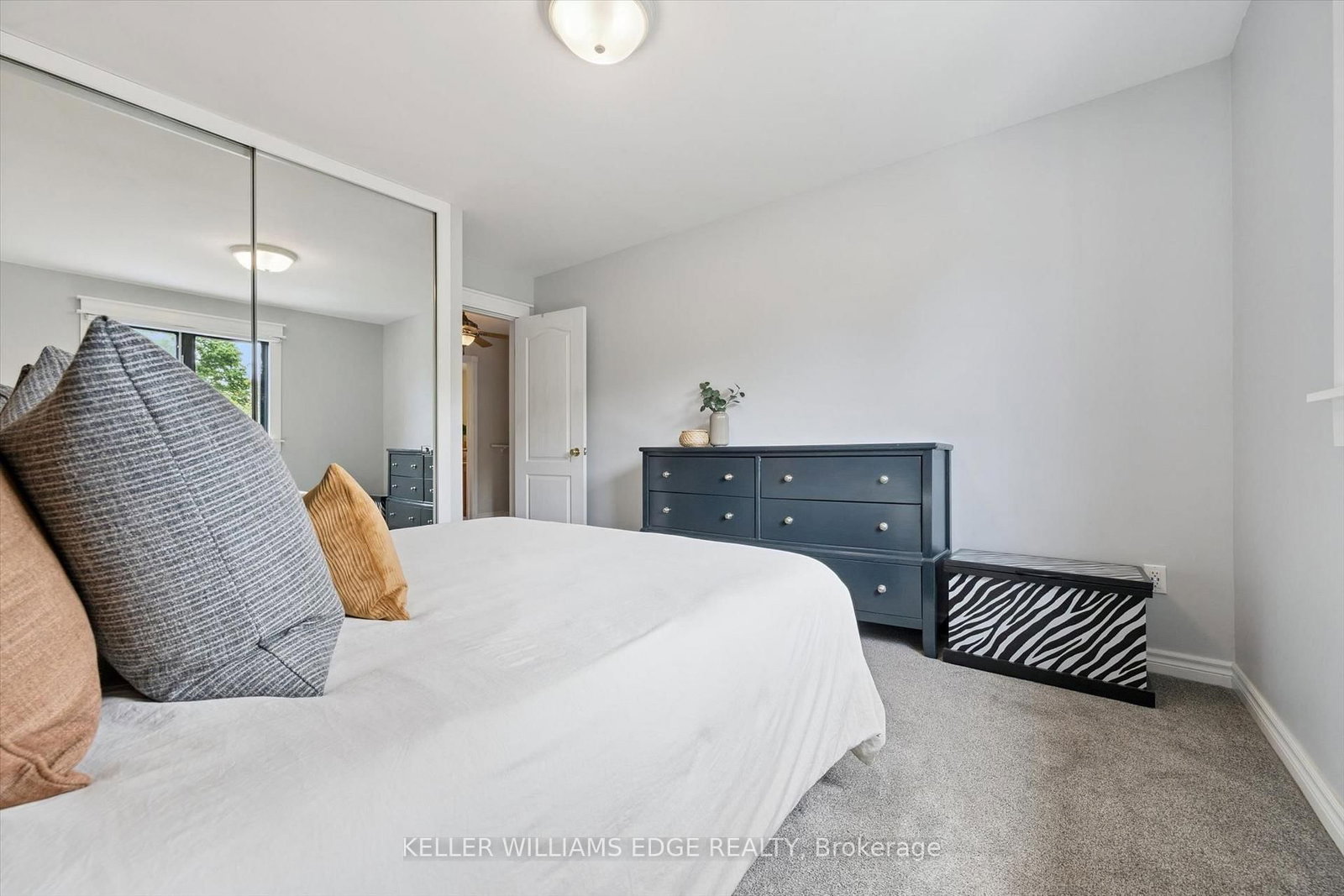 495 Tipperton Crescent • Oakville, ON photo 22