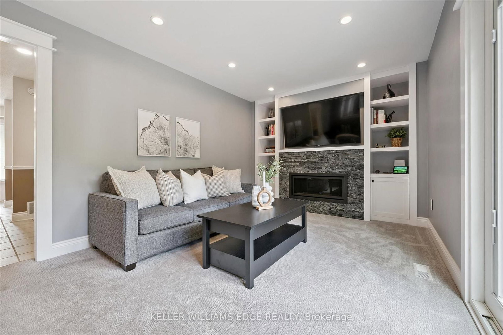 495 Tipperton Crescent • Oakville, ON photo 7