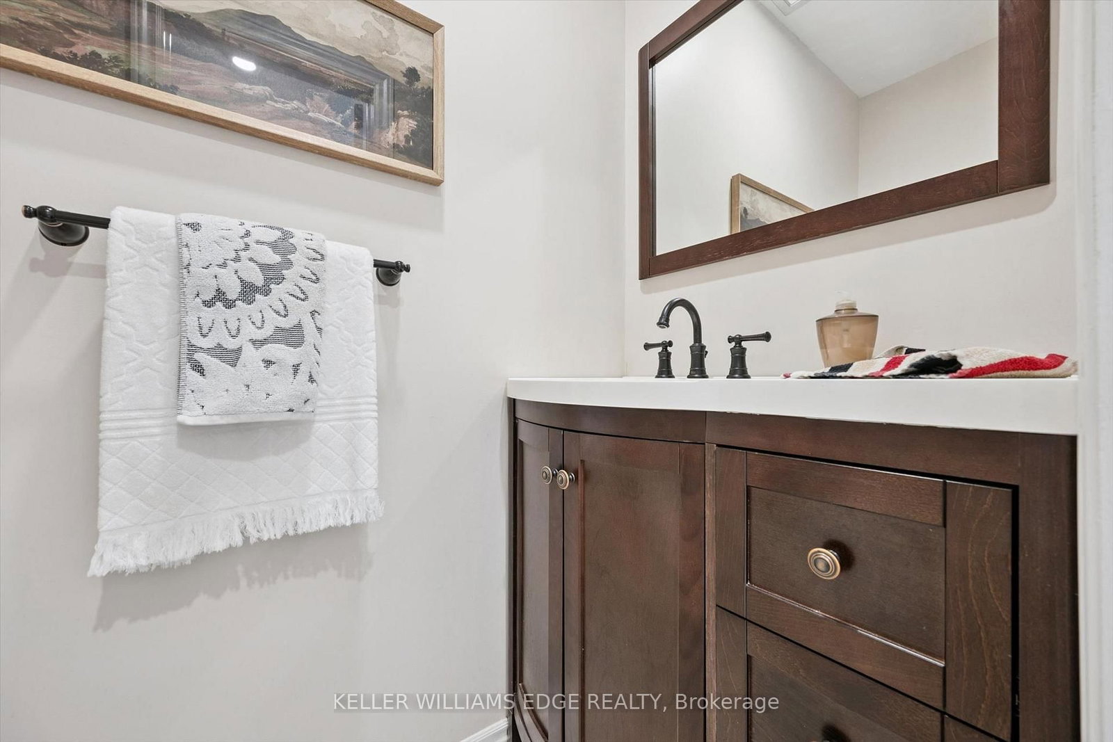 495 Tipperton Crescent • Oakville, ON photo 9