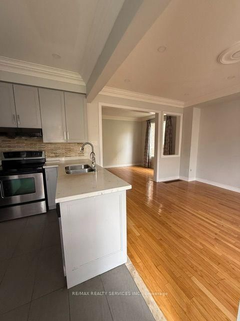 27 Village Lake Crescent