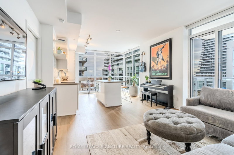 60 Annie Craig Dr #B415, Toronto, Ontario