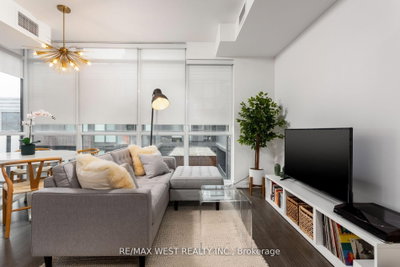 36 Howard Park Avenue • #603 • Toronto, ON