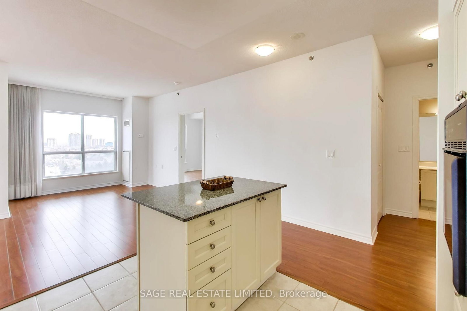 810 Scollard Court • #902 • Mississauga, ON photo 15
