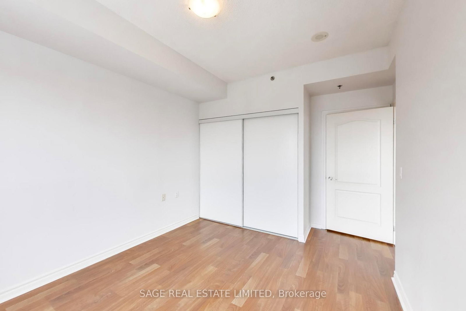 810 Scollard Court • #902 • Mississauga, ON photo 17