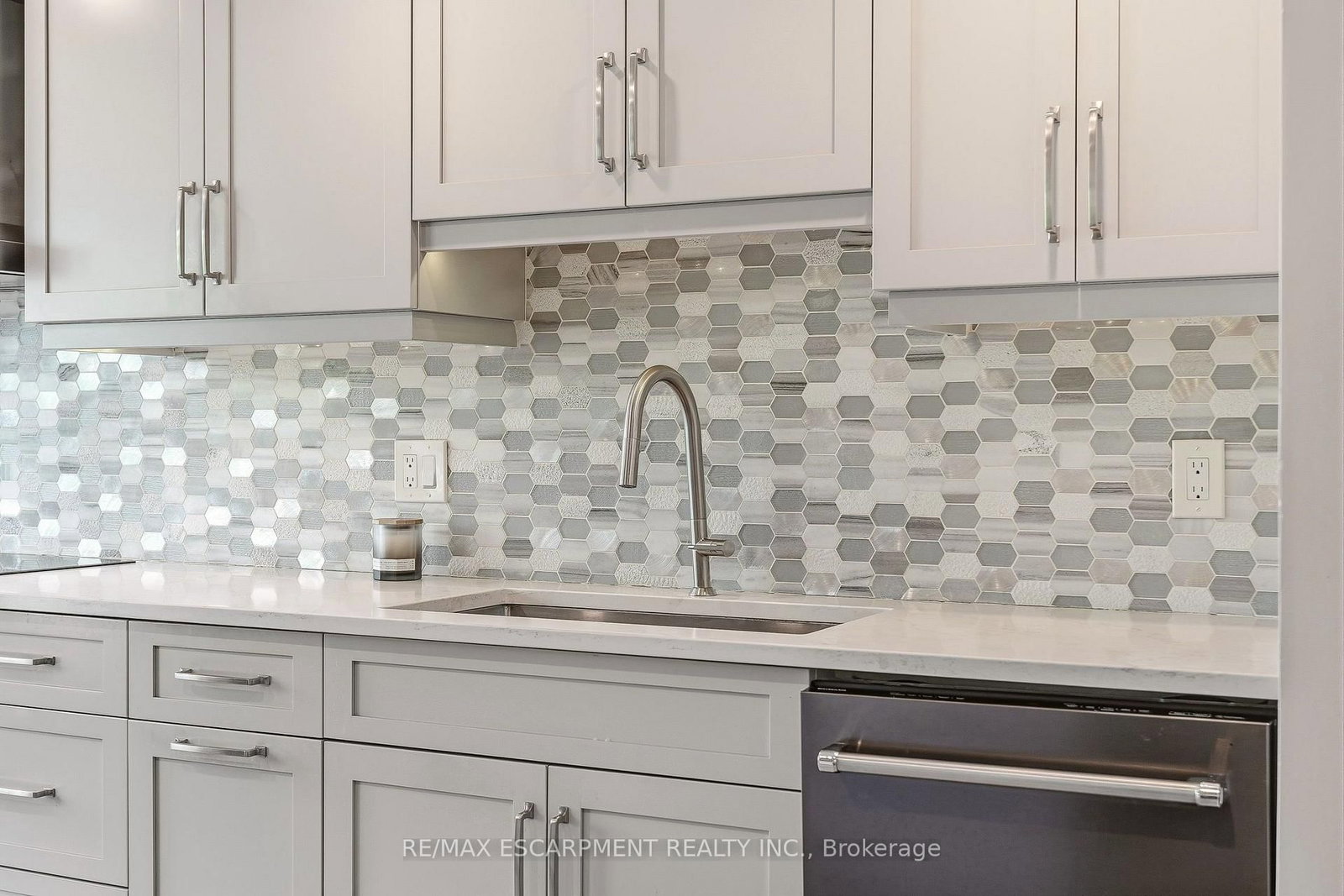 2121 Lakeshore Road • #507 • Burlington, ON photo 11
