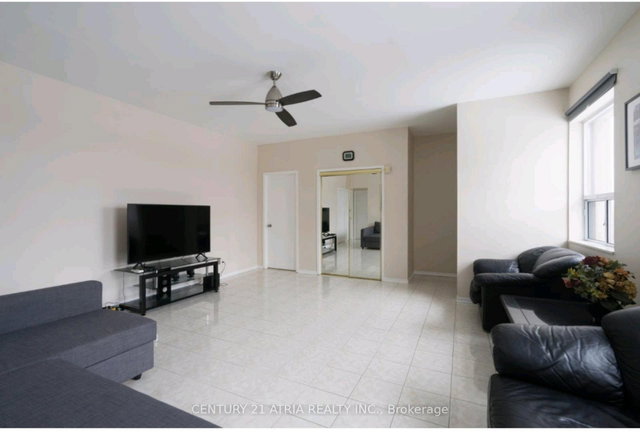 2nd floor - 3199 Dufferin Street