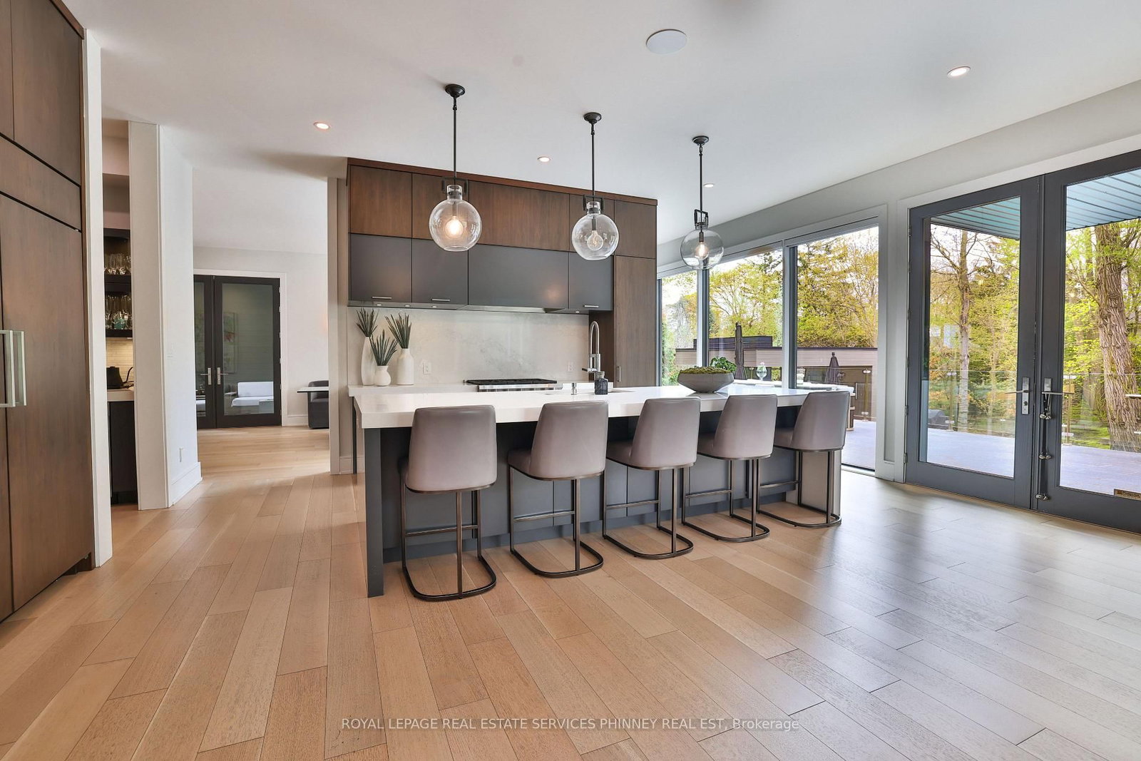 1102 Crestview Street • Oakville, ON photo 10