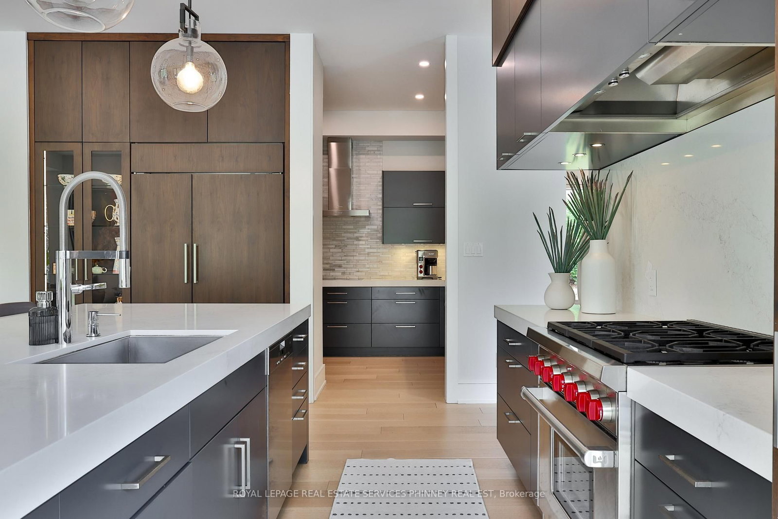 1102 Crestview Street • Oakville, ON photo 11
