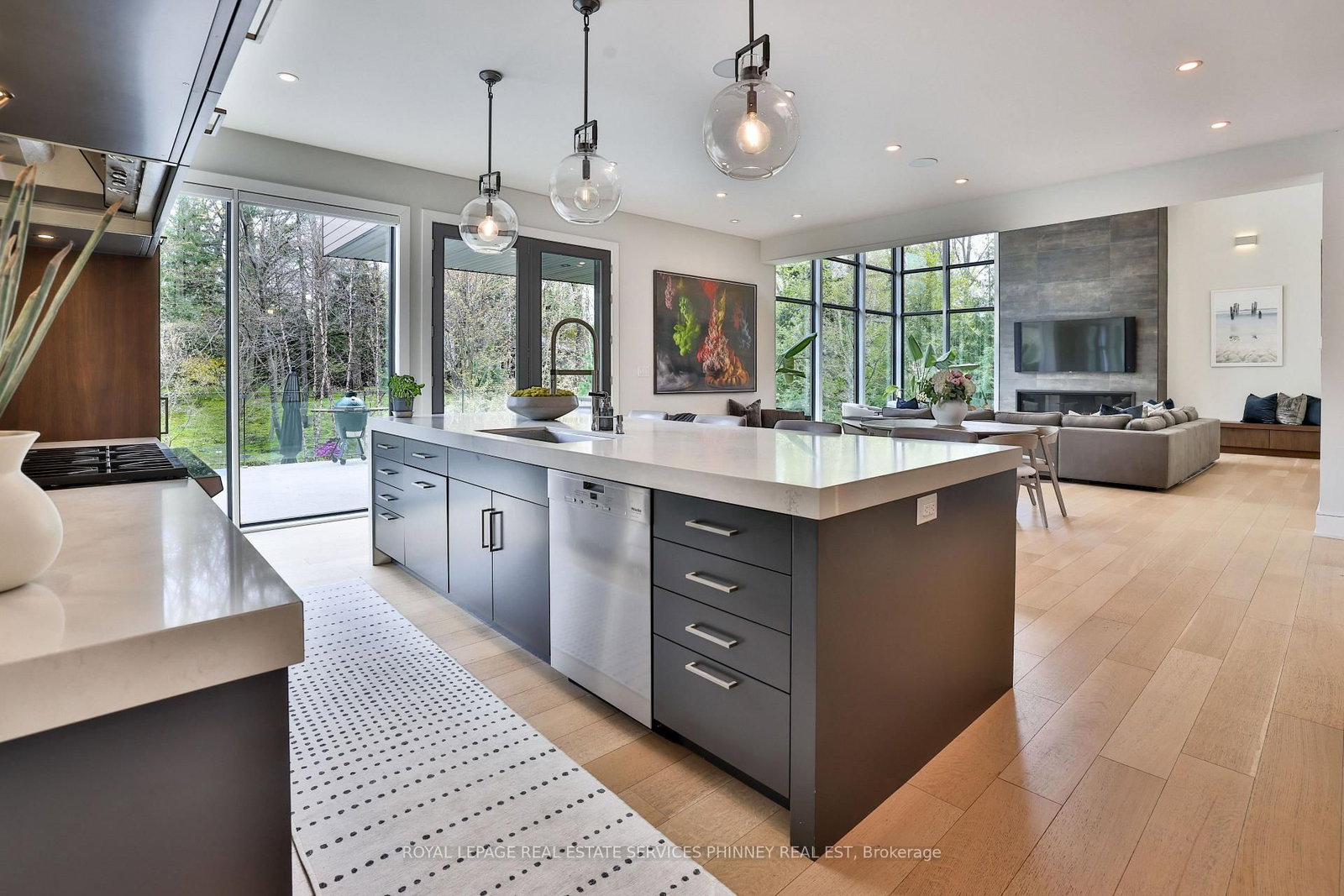 1102 Crestview Street • Oakville, ON photo 14