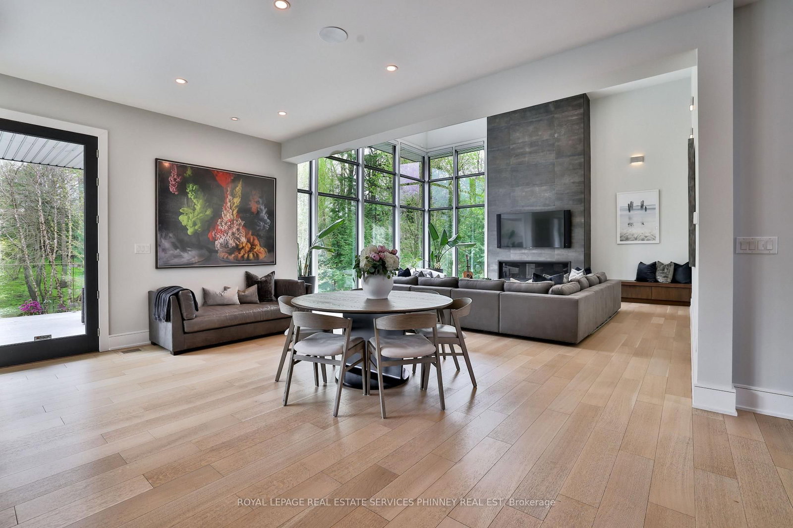 1102 Crestview Street • Oakville, ON photo 15