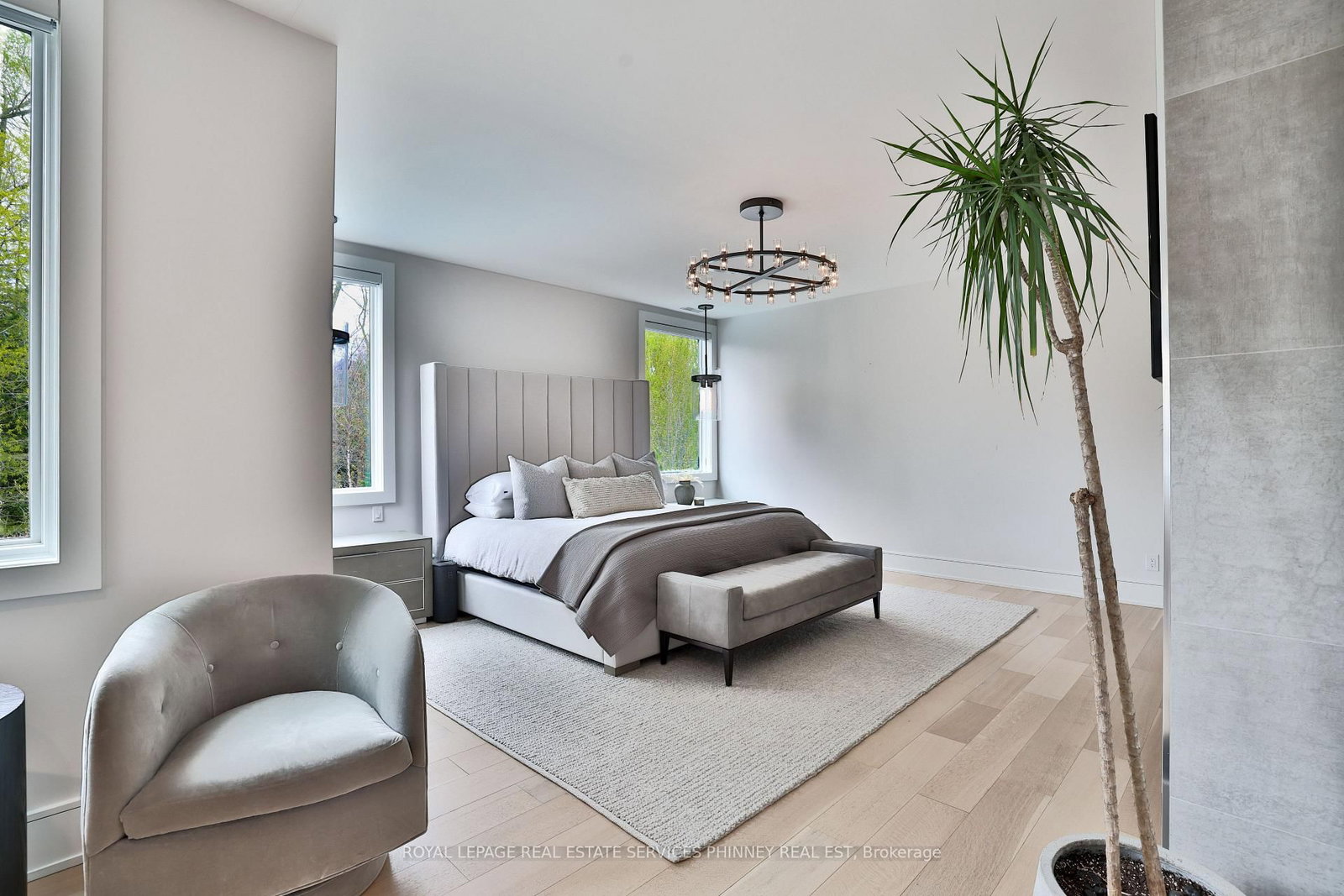 1102 Crestview Street • Oakville, ON photo 24