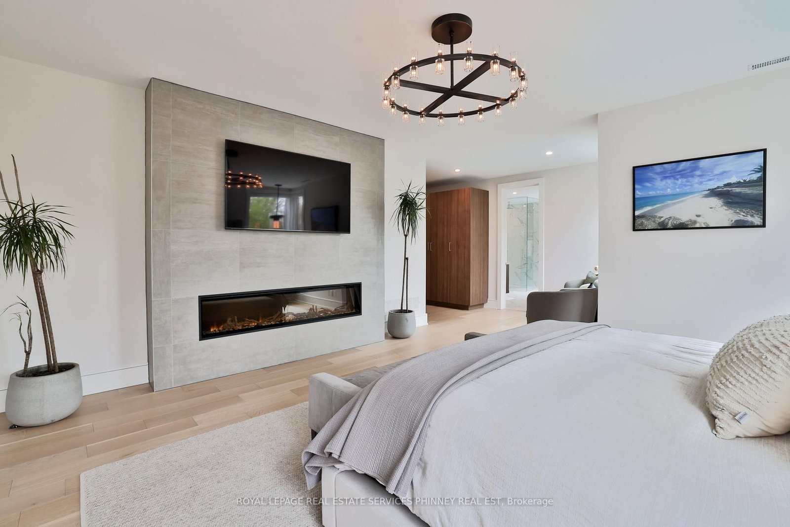 1102 Crestview Street • Oakville, ON photo 26