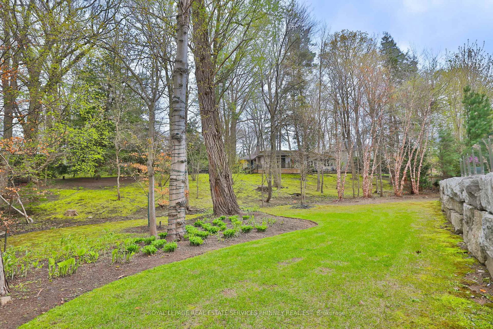1102 Crestview Street • Oakville, ON photo 49