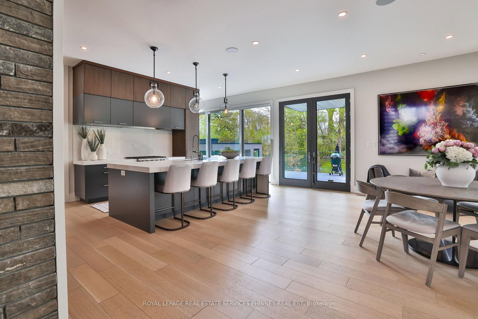 1102 Crestview Street • Oakville, ON photo 9