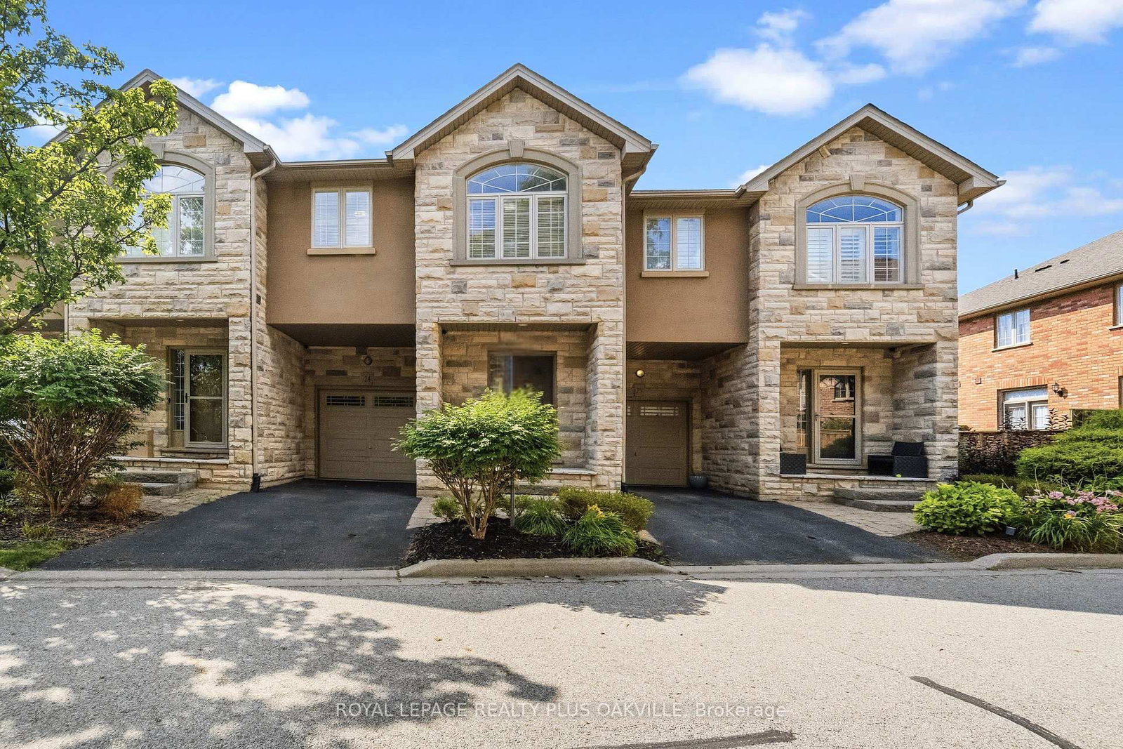 2282 Orchard Road • #24 • Burlington, ON photo 1