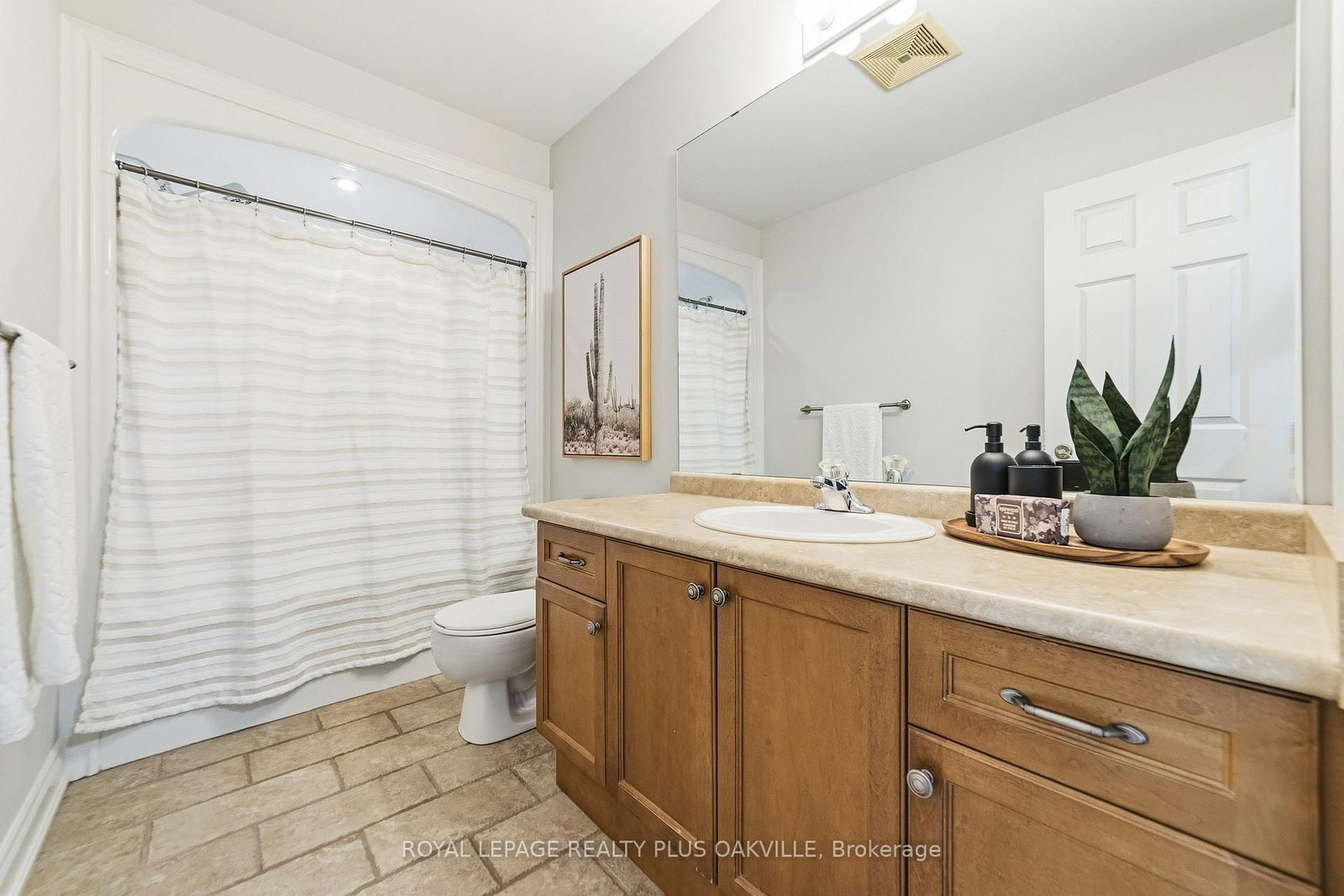 2282 Orchard Road • #24 • Burlington, ON photo 21