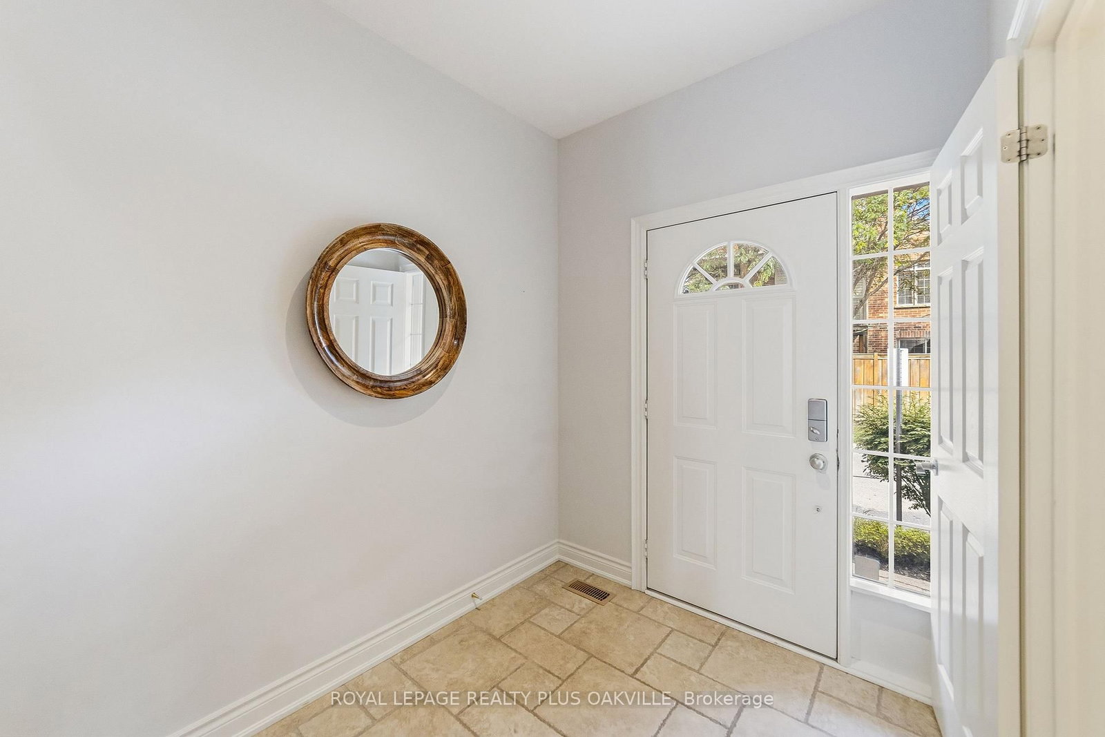 2282 Orchard Road • #24 • Burlington, ON photo 6