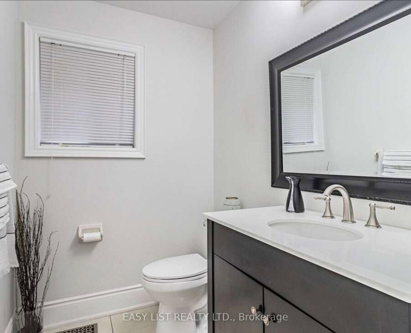 3562 Aquinas Avenue • Mississauga, ON photo 3