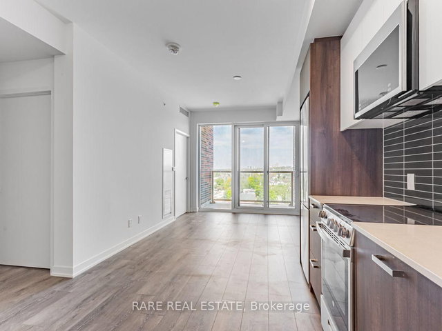 815 - 1787 St Clair Avenue W