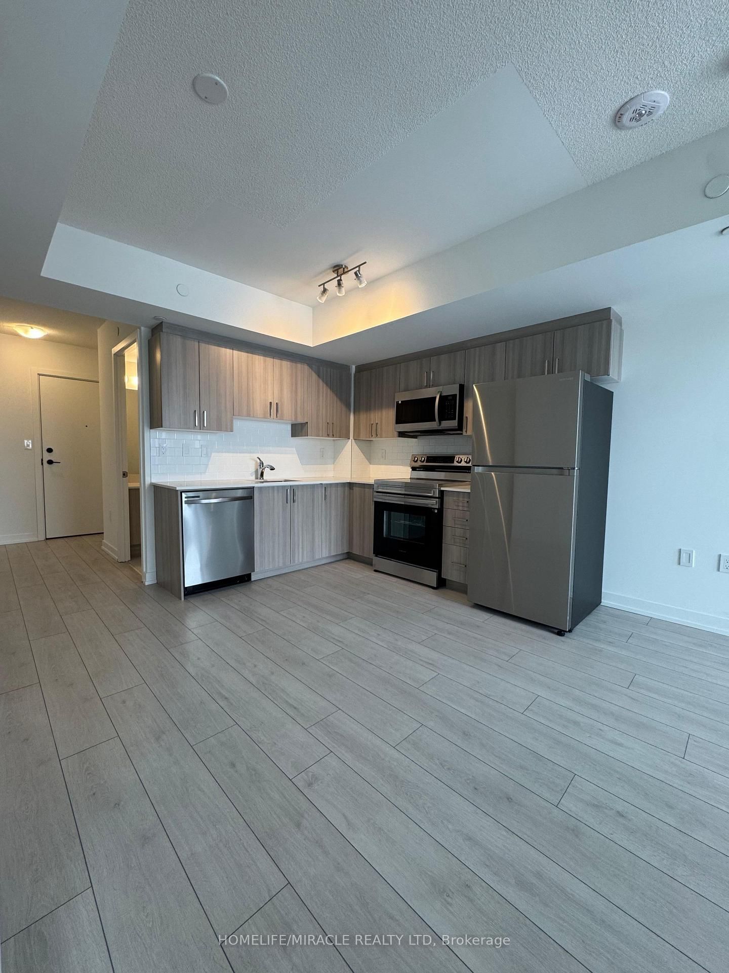 Condo for lease at 621-556 Marlee Avenue, Toronto, Ontario, M6B 0B1 - Yorkdale-Glen Park - MLS: W13558264