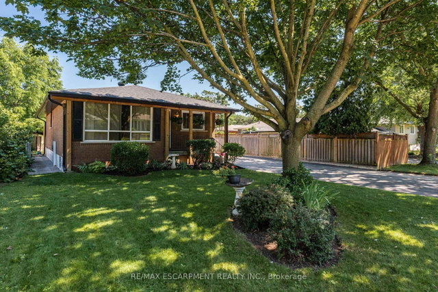 1315 Rosemary Crescent