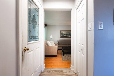 1315 Rosemary Crescent — photo 4