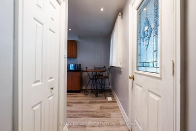 1315 Rosemary Crescent — photo 5