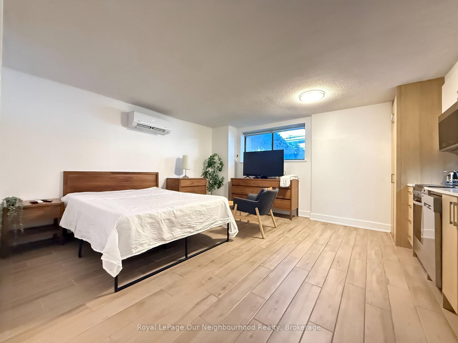 104-160 Dowling Avenue, Toronto, ON, photo 3