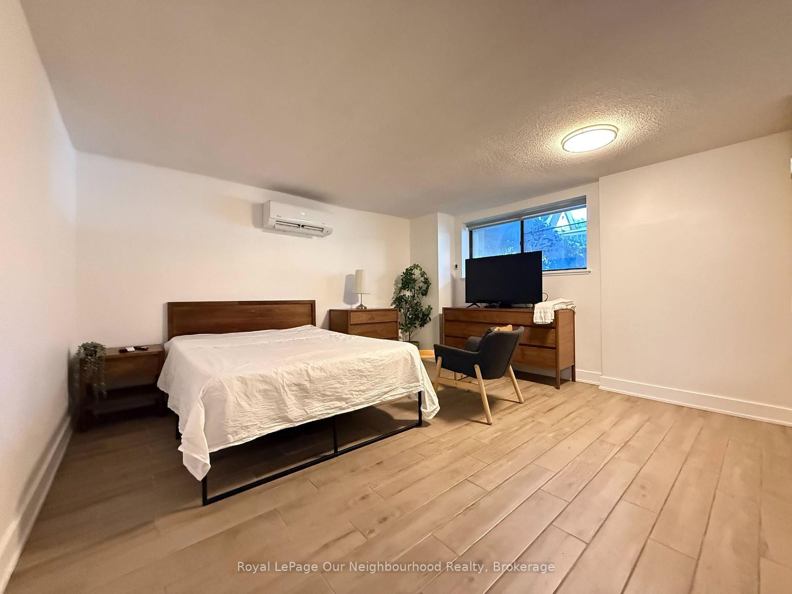 104-160 Dowling Avenue, Toronto, ON, photo 4