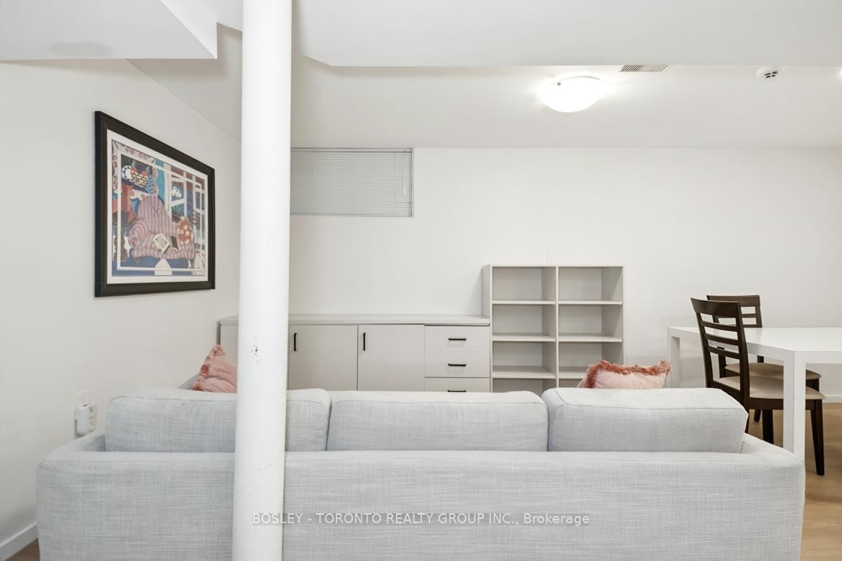 Lower-146 Earlscourt Avenue, Toronto, ON, photo 5