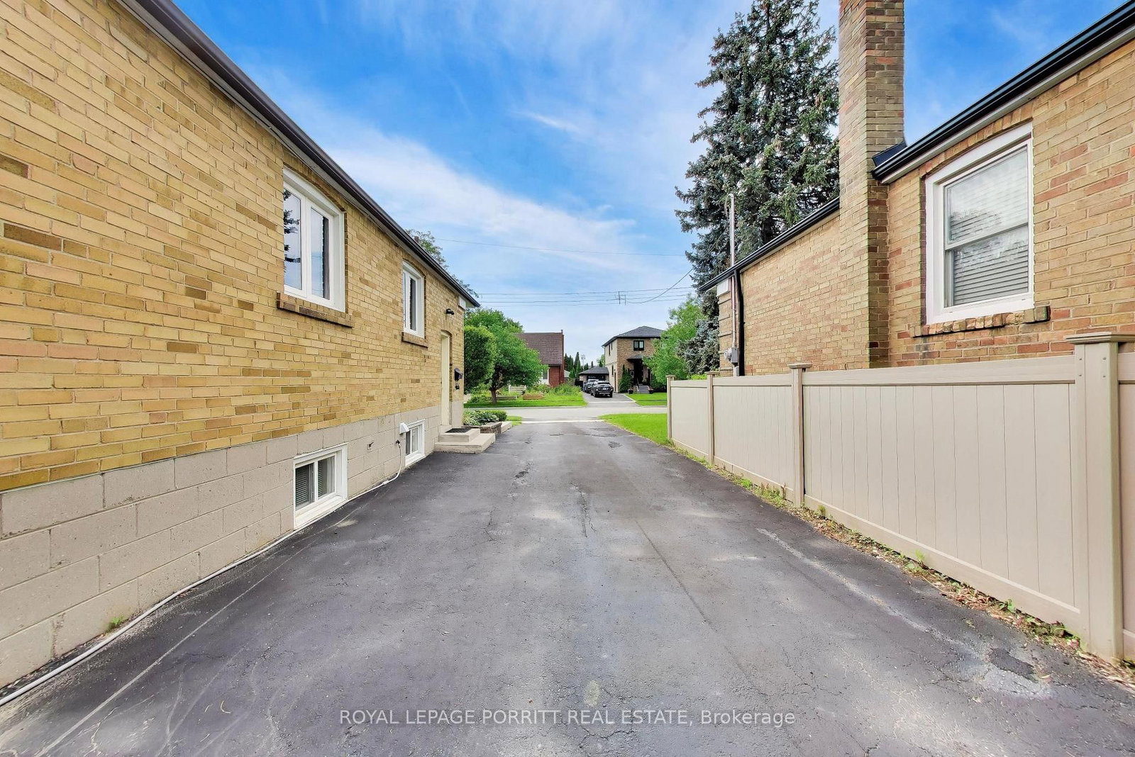 344 Rimilton Avenue • Toronto, ON photo 44