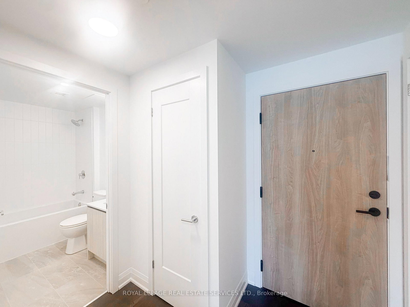 105 Upper-799 The Queensway, Toronto, ON, photo 4