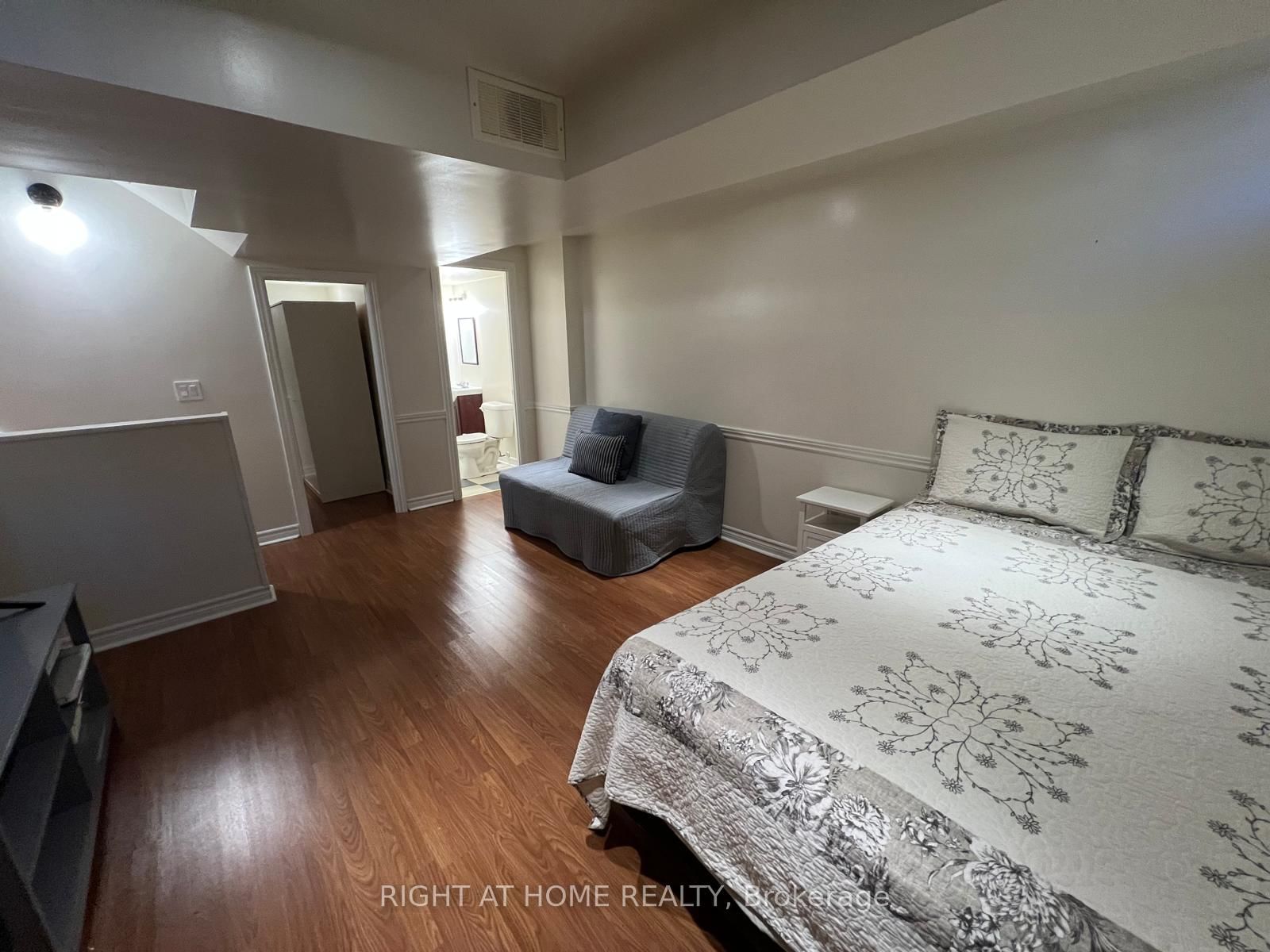 1064 BARCLAY Circle • Milton, ON photo 21