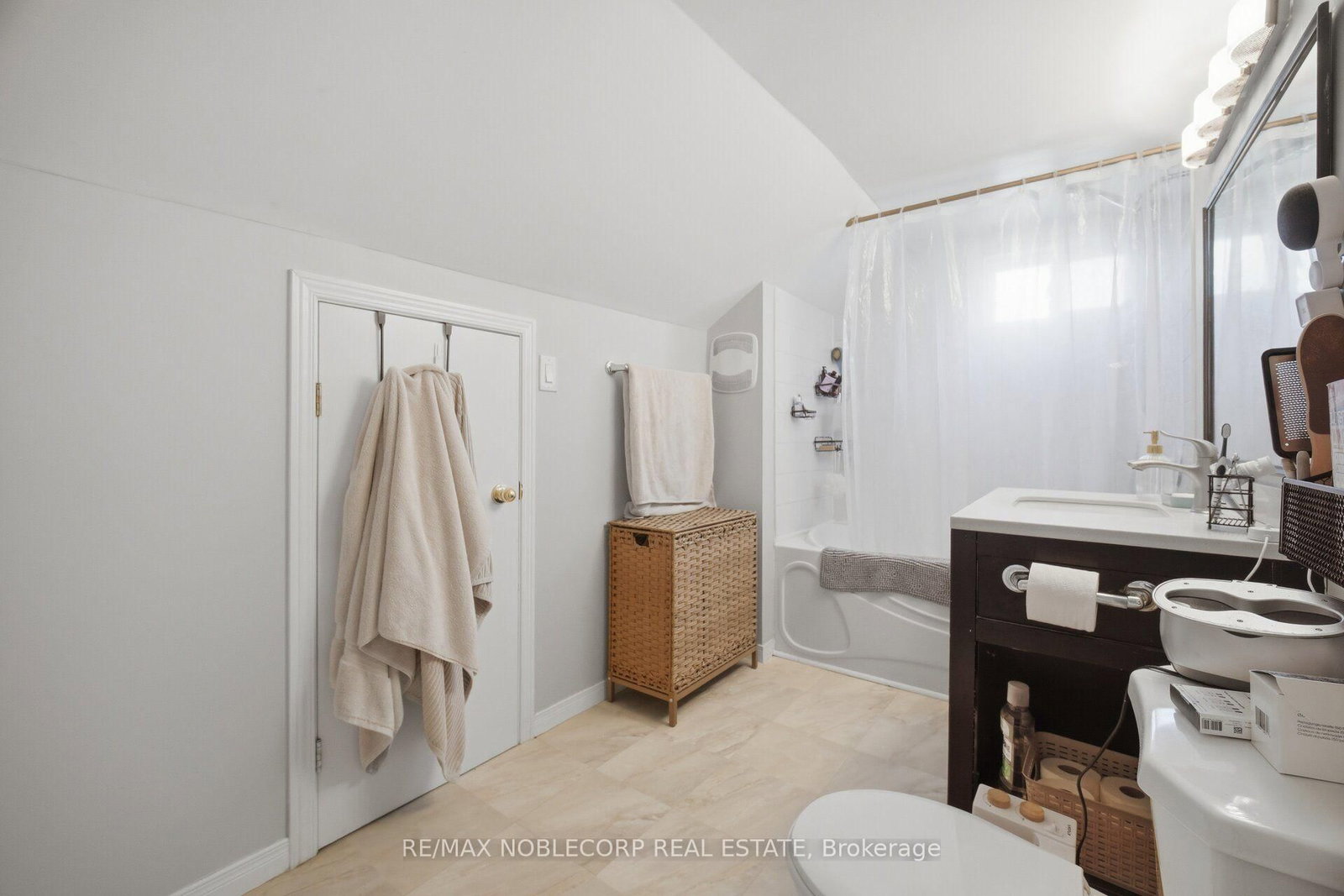 262 Pine Street • Milton, ON photo 28