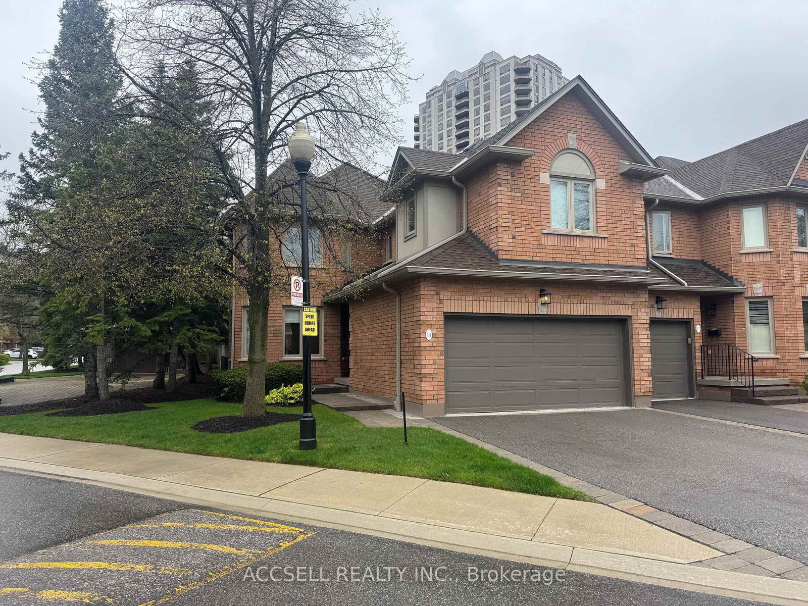 1905 Broad Hollow Gate • #13 • Mississauga, ON photo 1